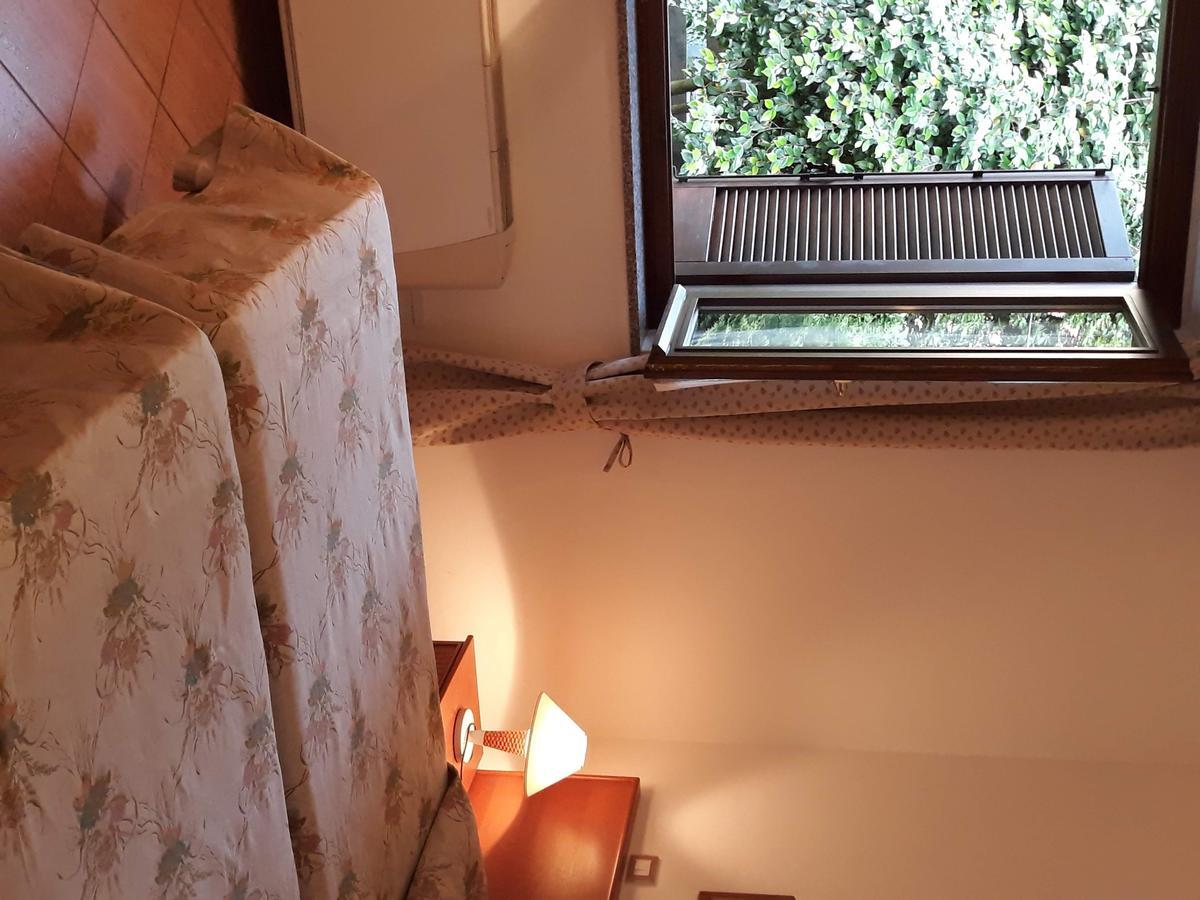 Hotel La Collinetta เซสโต คาเลนดิ ภายนอก รูปภาพ